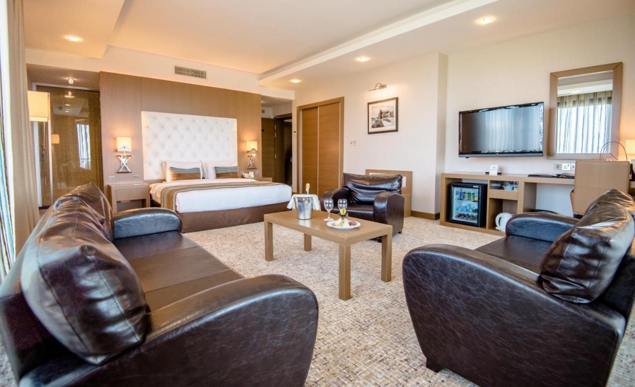 Korineum Golf & Beach Resort Agios Georgios  Extérieur photo